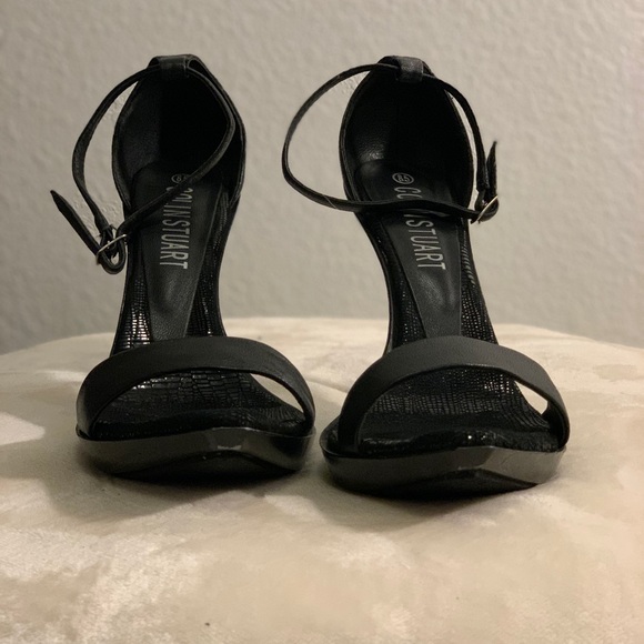 Black ankle strap high heels. - Picture 2 of 3